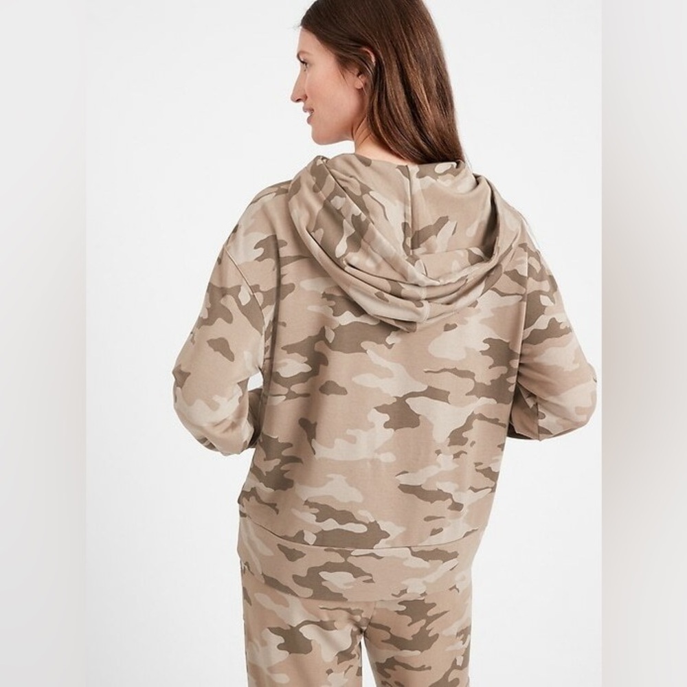 Banana Republic Women’s Baby Terry Hoodie Camo Print Size XS - Picture 2 of 13